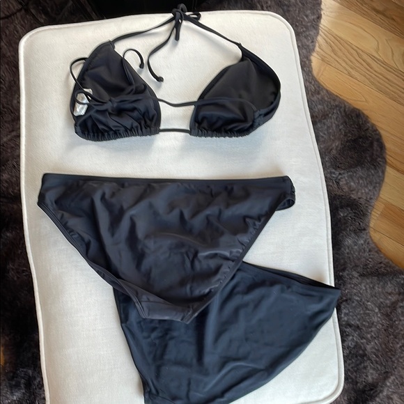 Old Navy Classic Black Bikini Set Top size XXL, bottoms 2 pairs size L - Picture 2 of 5